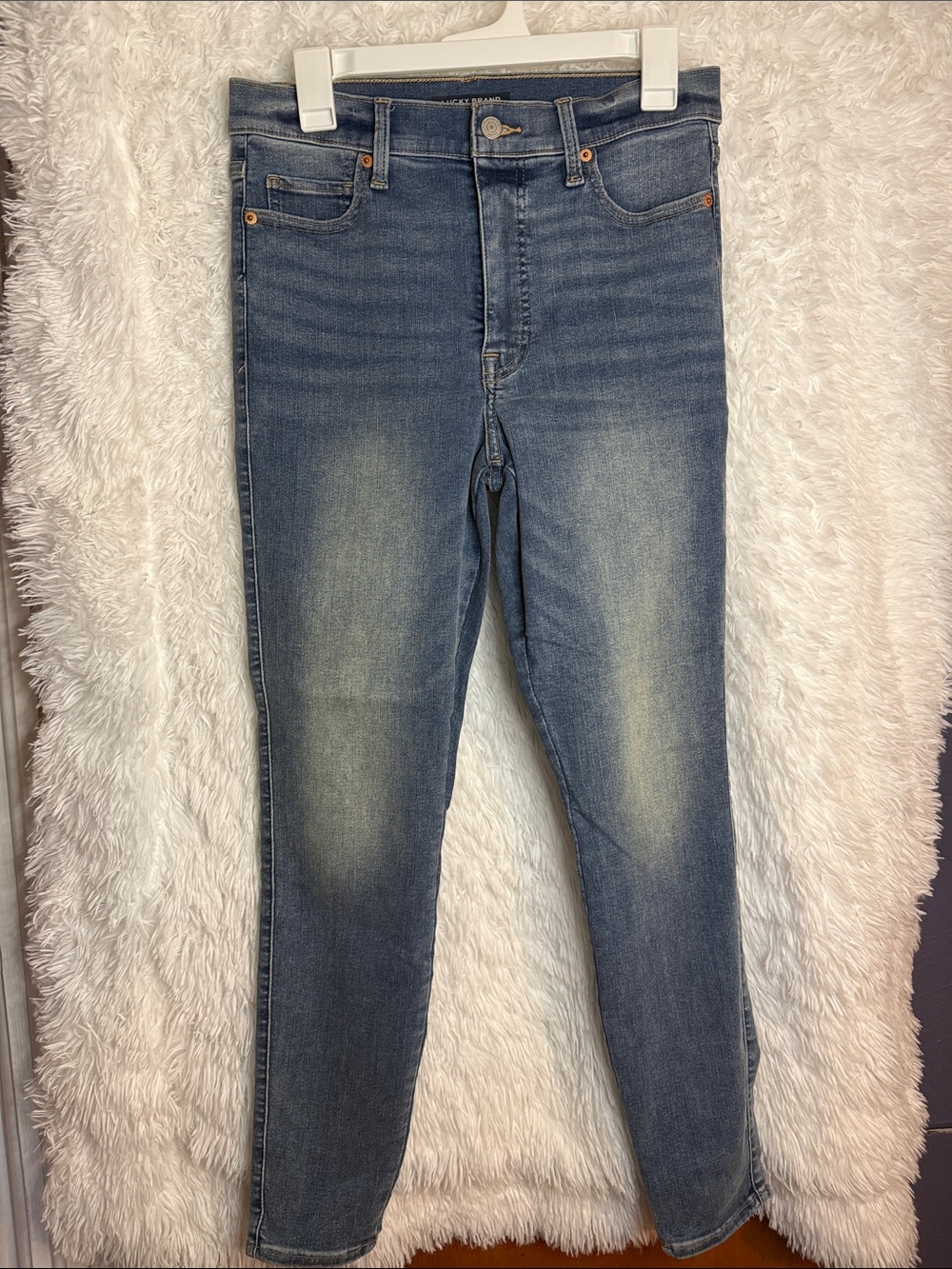 Lucky Brand UniFit Mid-Rise Straight Leg Jeans in Medium Blue Wash